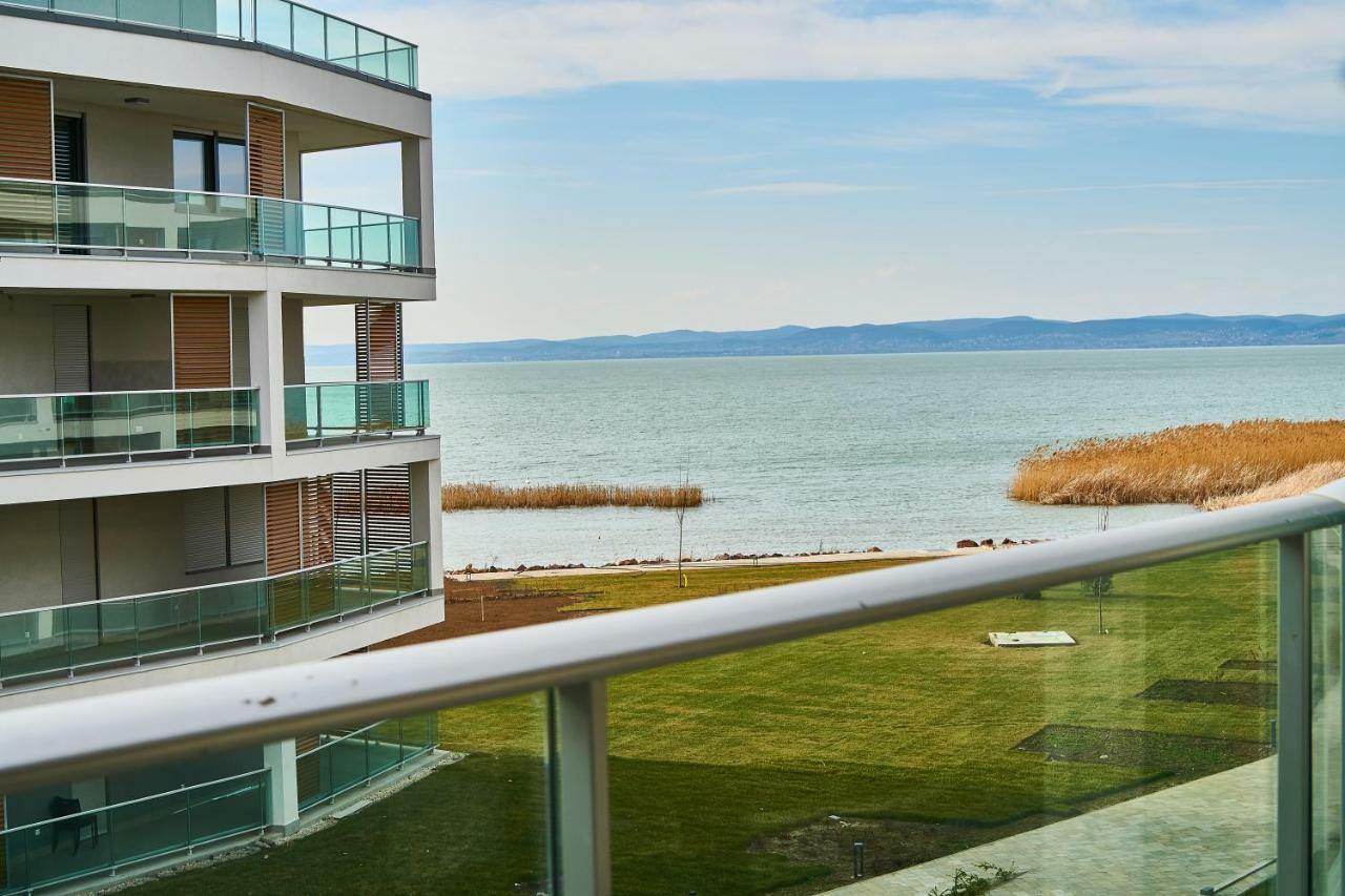 Azur Apartments - Hostaid Siófok Extérieur photo