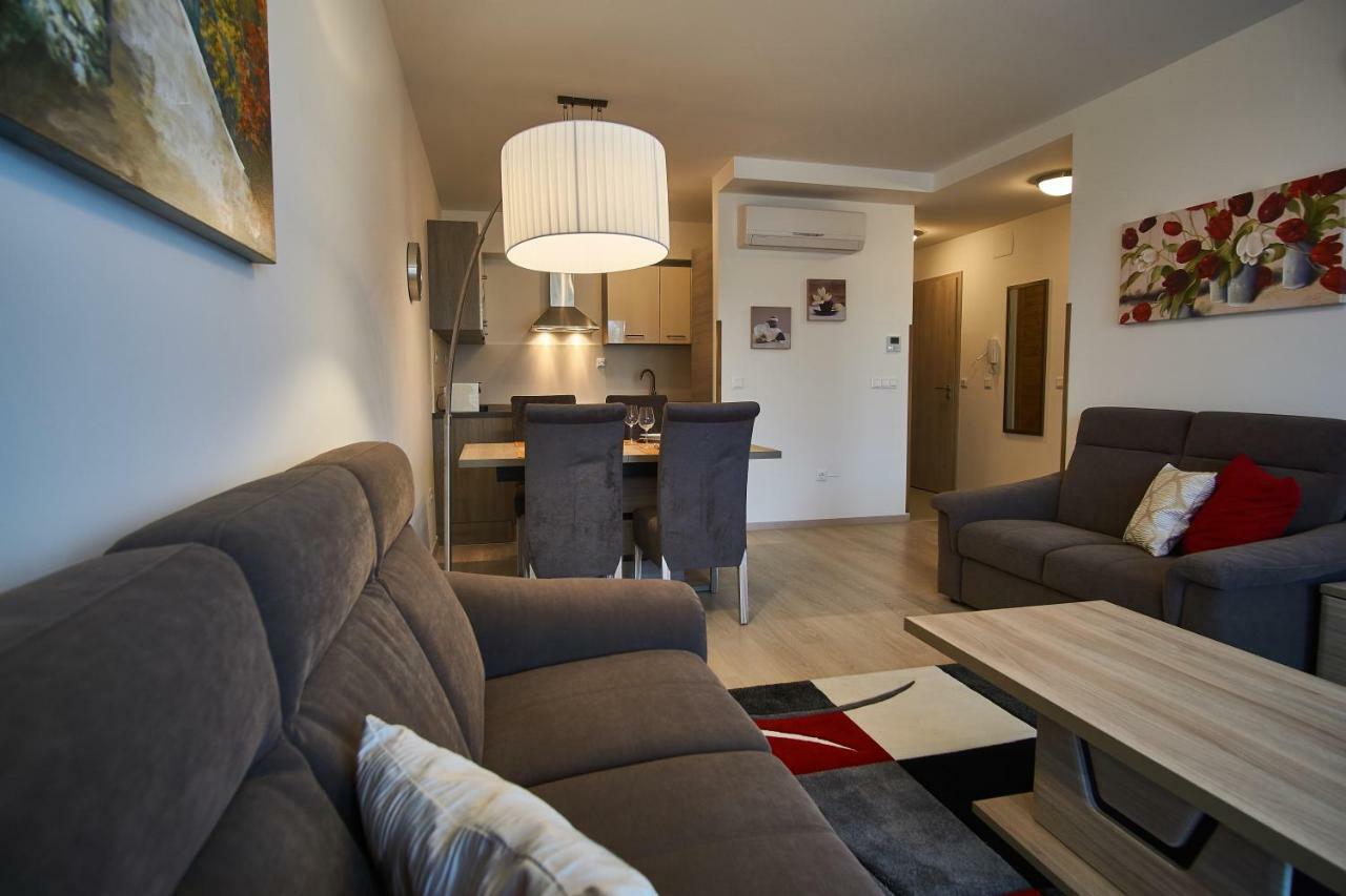 Azur Apartments - Hostaid Siófok Chambre photo