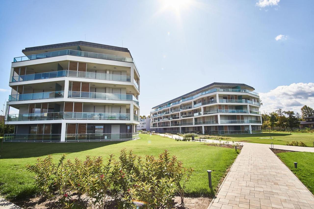 Azur Apartments - Hostaid Siófok Extérieur photo