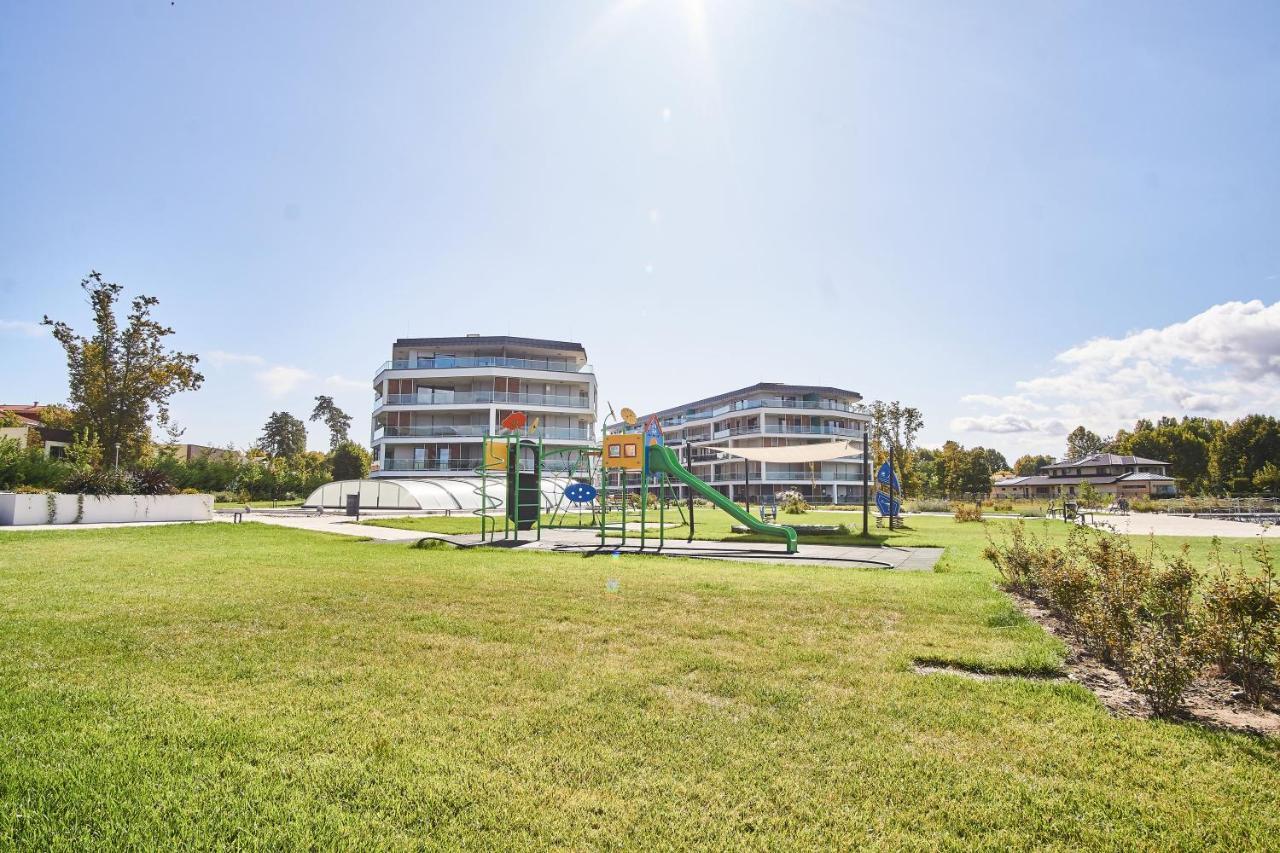 Azur Apartments - Hostaid Siófok Extérieur photo