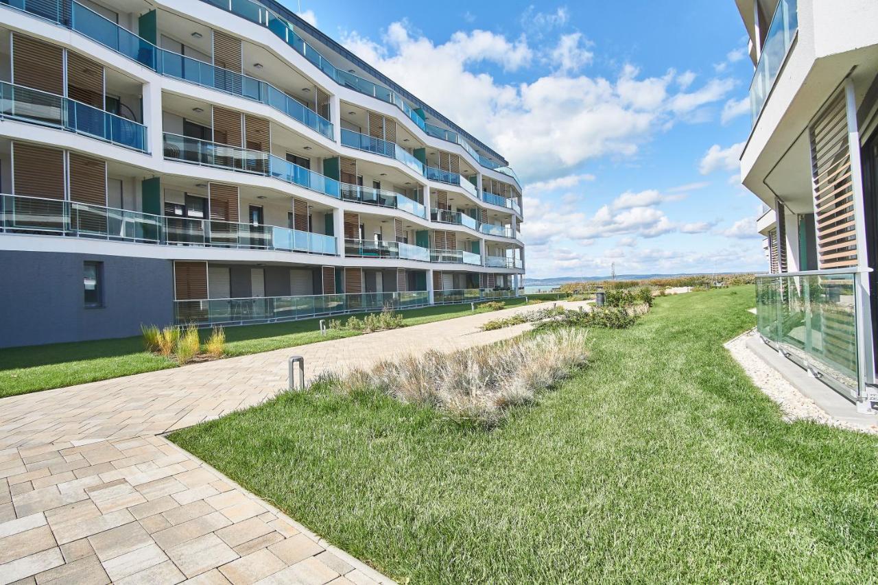 Azur Apartments - Hostaid Siófok Extérieur photo
